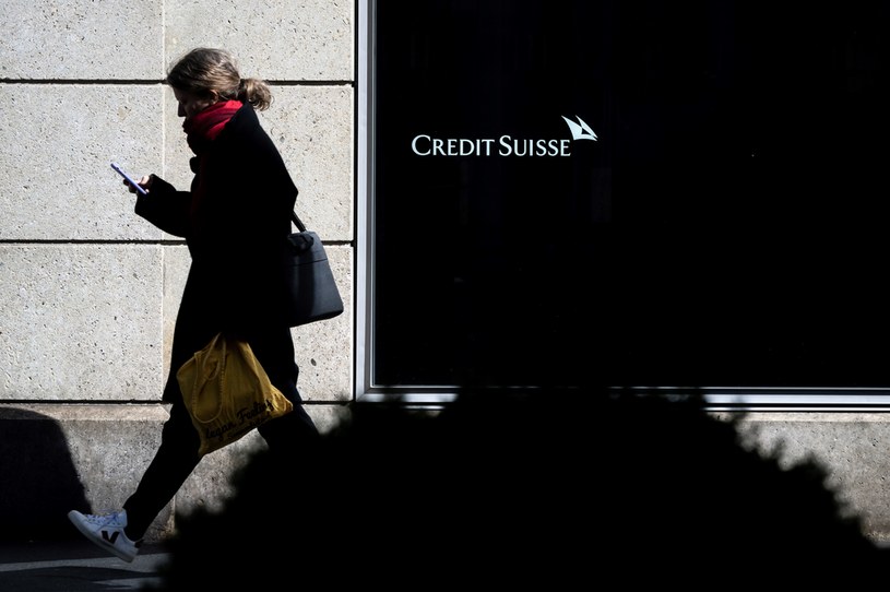 16 marca Credit Suisse ogłosił, że zorganizował pożyczkę w wysokości 50 mld franków od Szwajcarskiego Banku Narodowego / FABRICE COFFRINI /AFP