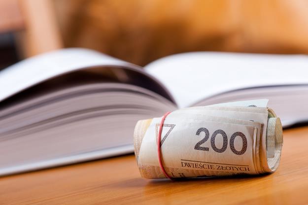 1600 złotych miesięcznie - tyle mniej więcej wydaje polski student /&copy;123RF/PICSEL
