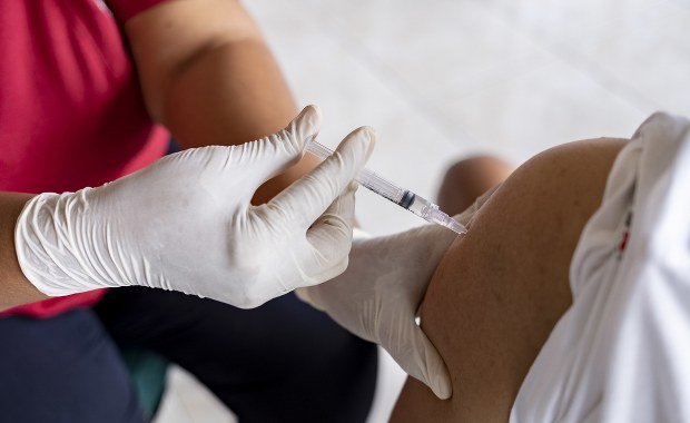 165 nowych zakażeń koronawirusem, zmarło 35 chorych na Covid-19 [NOWE DANE]