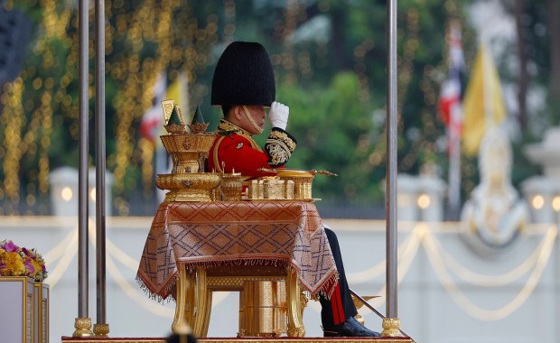 17 000 domów, 38 odrzutowców i 52 jachty. Luksusy króla, o których nie śniłeś