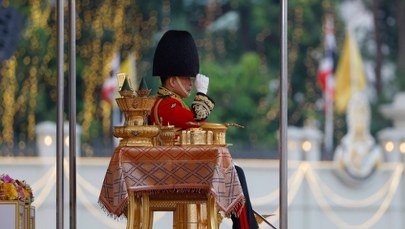 17 000 domów, 38 odrzutowców i 52 jachty. Luksusy króla, o których nie śniłeś