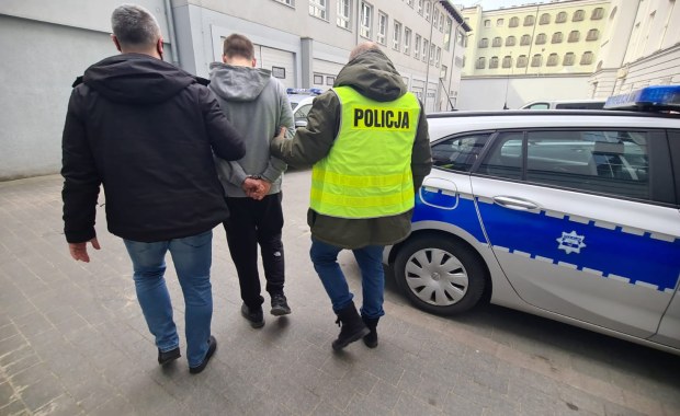 17 chuliganów zatrzymanych. Mieli uszkodzić elewację stadionu i budynki