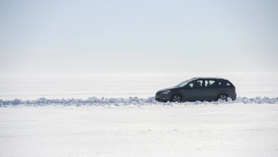 17 kilometrów po zamarzniętym Bałtyku. Otwarto drogę lodową