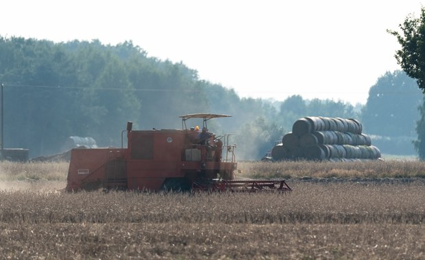 ​17-latek obsługiwał kombajn, poraził go prąd