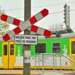 pociąg 17-latek pomógł niepełnosprawnemu, sam wpadł pod pociąg. Prokuratura bada sprawę