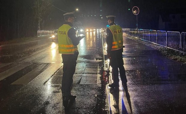 17-latkowie potrąceni na przejściu dla pieszych. Apel policji