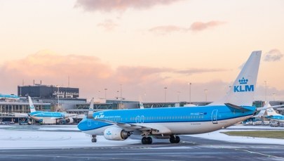 170 lotów odwołanych na lotnisku w Amsterdamie. Alert z powodu śniegu i silnego wiatru