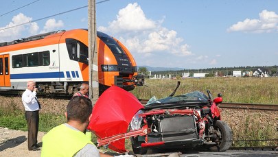 18-latka wjechała pod pociąg na egzaminie na prawo jazdy. Jest wyrok