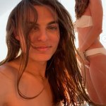 18-letni syn Elizabeth Hurley robi furorę