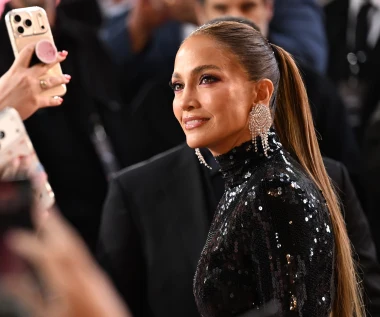18-letni syn Jennifer Lopez ukończył szkołę i odebrał dyplom. Dumna mama nie mogła powstrzymać łez!
