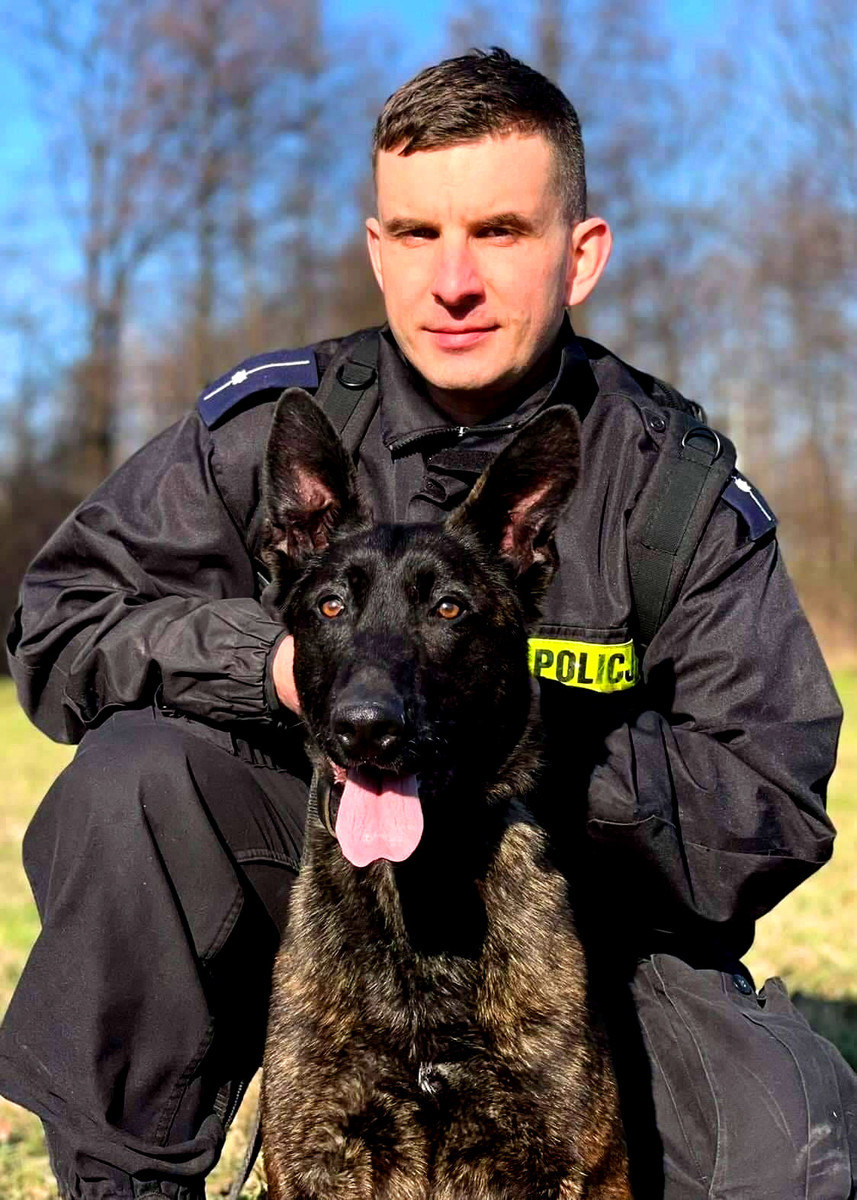 18-miesięczny Maks dołączył do załogi piotrkowskiej jednostki policji /foto. Policja Łódzka /Policja