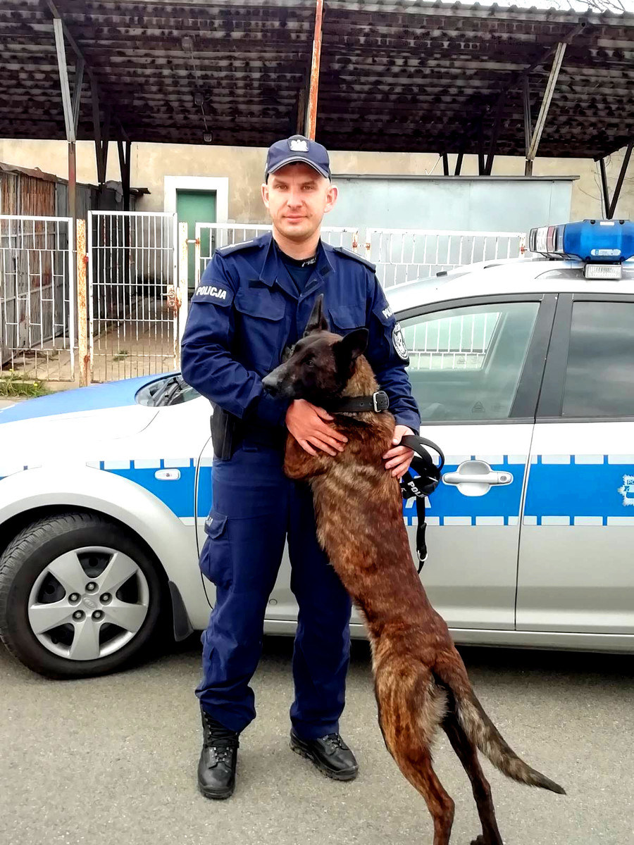 18-miesięczny Maks dołączył do załogi piotrkowskiej jednostki policji /foto. Policja Łódzka /Policja