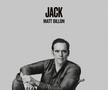 18 stycznia 2019 na ekrany polskich kin trafi nowy film Larsa von Triera "Dom, który zbudował Jack". W tytułowej roli seryjnego mordercy zobaczymy Matta Dillona.

 