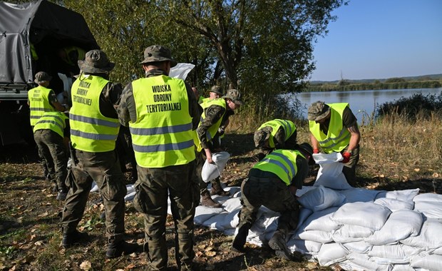 180 zł za dzień dla żołnierzy usuwających skutki powodzi