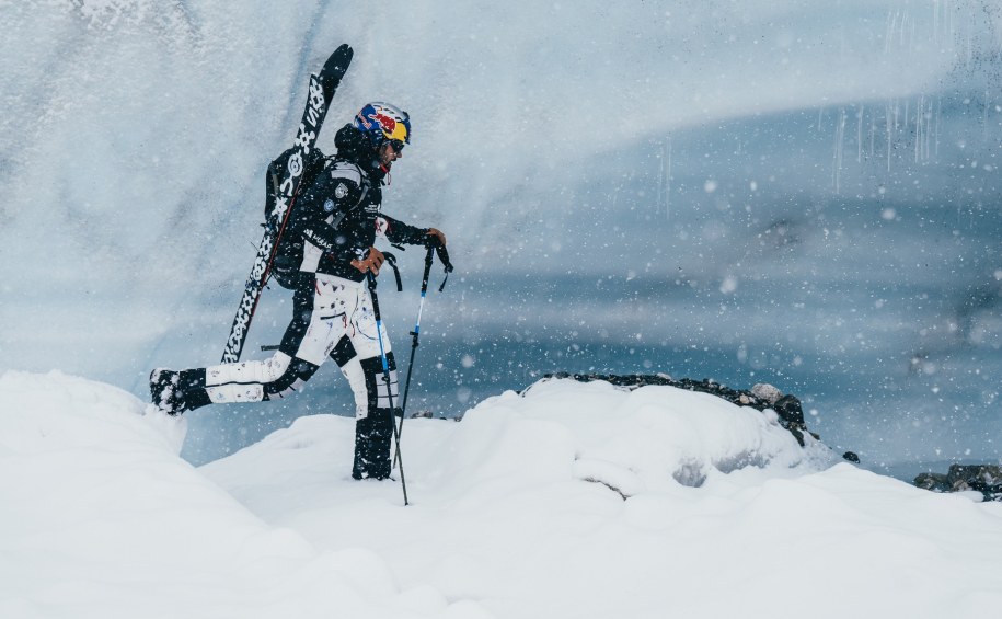 19 kwietnia 2021 roku Andrzej Bargiel wyrusza do Pakistanu na swoją kolejną wyprawę /Marek Ogień /Materiały prasowe