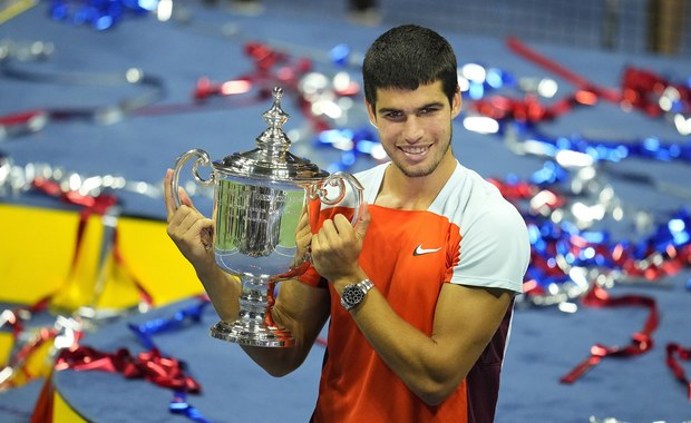 19-letni Carlos Alcaraz triumfuje w wielkoszlemowym US Open