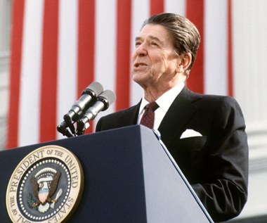 19 lutego 1987 r. Ronald Reagan znosi sankcje