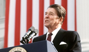 19 lutego 1987 r. Ronald Reagan znosi sankcje