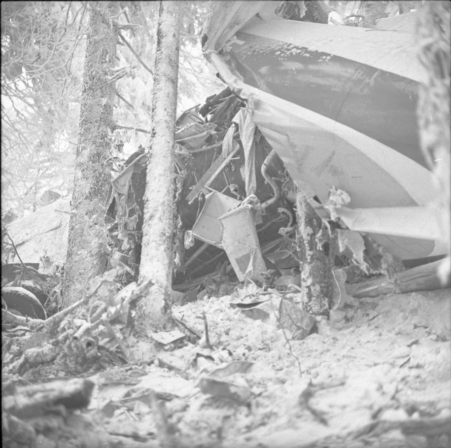 2 kwietnia 1969 roku na stoku Policy w Paśmie Babiogórskim, na terenie Zawoi rozbił się samolot An-24 SP-LTF PLL LOT . W katastrofie zginęły 53 osoby / 	Jan Olszewski /PAP