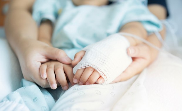 ​2-latek wpadł do wody, był w hipotermii i śpiączce. Jest szczęśliwy finał