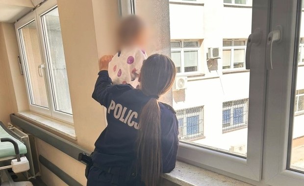 2-latka uciekła z imprezy alkoholowej do sąsiadów. Matka miała prawie 2 promile