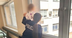 2-latka uciekła z imprezy alkoholowej do sąsiadów. Matka miała prawie 2 promile