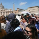 "2 sekundy przy trumnie papieża. Zapamiętamy je na zawsze". Relacja RMF FM z Watykanu