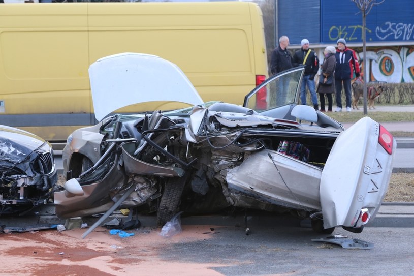 20 proc. wypadków powodują młodzi kierowcy /Tadeusz Poznaniak /Reporter