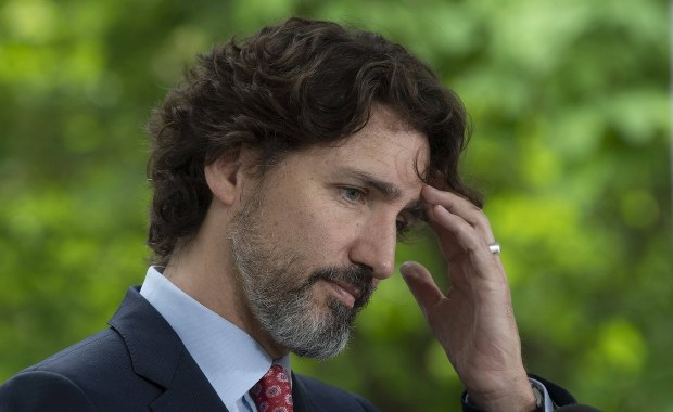 20 sekund ciszy. Znaczące milczenie Trudeau w sprawie zamieszek w USA 