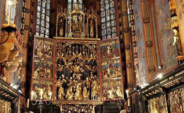 200 figur o rysach mieszkańców średniowiecznego Krakowa. Ołtarz Wita Stwosza jak nowy!