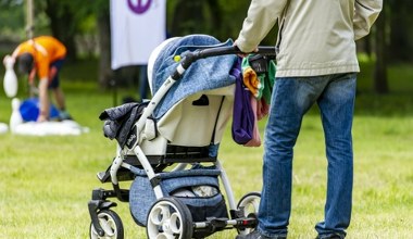 200 tys. zł na dziecko zamiast 800 plus? Adam Szłapka zabrał głos