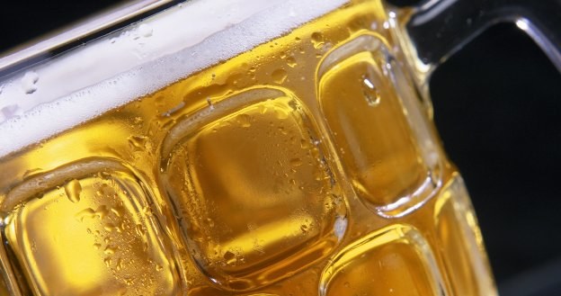 2011 rok przyniesie zmiany na rynku piwa /AFP