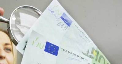 2015 bezpieczną datą przyjęcia euro! /AFP