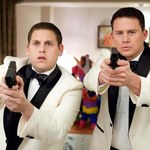 "21 Jump Street": Gruby i głupszy sięgają po zabójczą broń