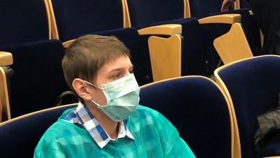 21-letni pacjent po jednoczesnym przeszczepie wątroby i płuc wraca do zdrowia 