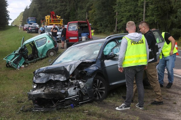 22.08.2024. Miejsce tragicznego wypadku na drodze krajowej nr 65 z Białegostoku do Bobrownik w okolicach miejscowości Majówka / 	Artur Reszko    /PAP