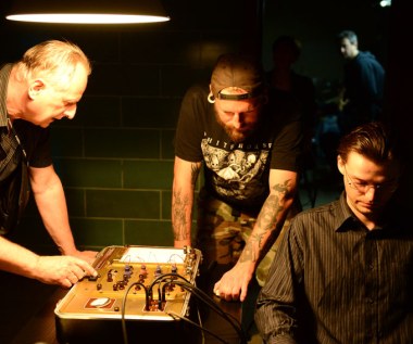 22 czerwca padł ostatni klaps na planie filmu „Amok” – ekranizacji kontrowersyjnej historii morderstwa, opisanego na kartach powieści. „Amok” – najnowszy film Kasi Adamik, według scenariusza Richarda Karpala, powstał na podstawie głośnej książki Krystiana Bali pod tym samym tytułem. Aktualnie Bala odsiaduje wyrok za zabójstwo. W wydanej w 2003 roku książce „Amok” skazany opisał zbrodnię bardzo podobną do tej, o którą został oskarżony.