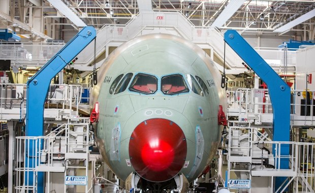 22 godziny lotu bez przerwy i dwa wschody Słońca! Poznaj szczegóły najdłuższej trasy świata