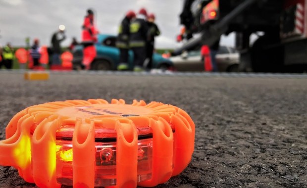 22-latek wjechał autem w 4-osobową rodzinę. Nie żyją 6-letnia dziewczynka i jej matka