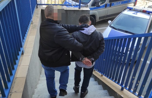 22-latek zabrał z marketu puszkę fundacji zbierającej datki dla uchodźców z Ukrainy /Policja