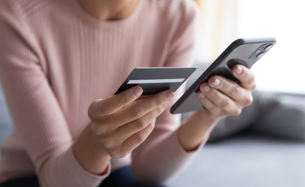 22-latka zainstalowała aplikację i straciła 55 tysięcy złotych