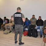 22 nielegalnych migrantów "na pace". Akcja służb koło Gliwic