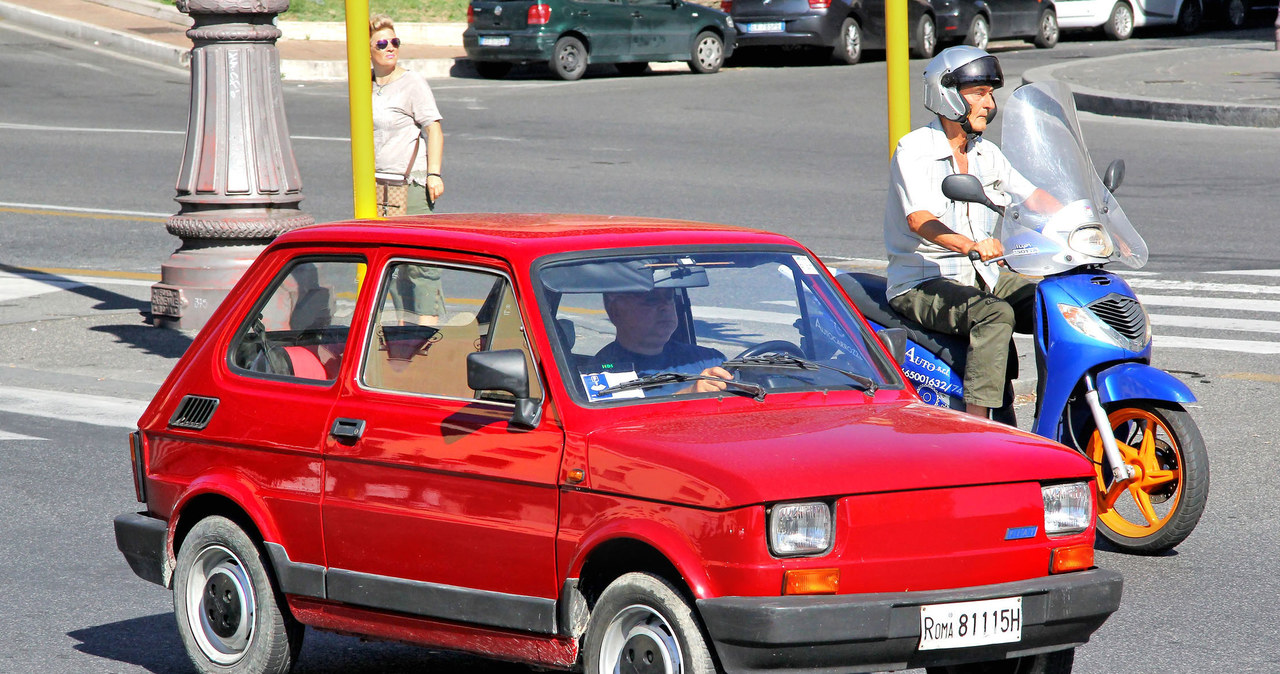 22 września 2000 roku, po 27 latach produkcji, zakończono montaż „Malucha” w Polsce /123RF/PICSEL