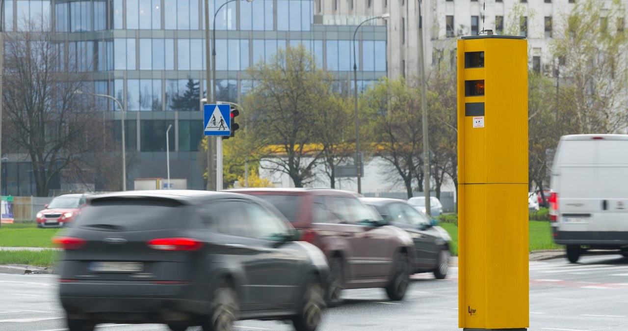 23 dezaktywowane fotoradary w Warszawie wróciły już "do służby". Podobnie może stać się z innymi, wyłączonymi urządzeniami. /Bartosz Krupa /East News