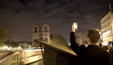 24 godziny po pożarze Notre Dame