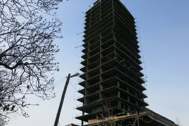 24-kondygnacyjny wieżowiec straszy w centrum Krakowa /Jacek Skóra /RMF FM