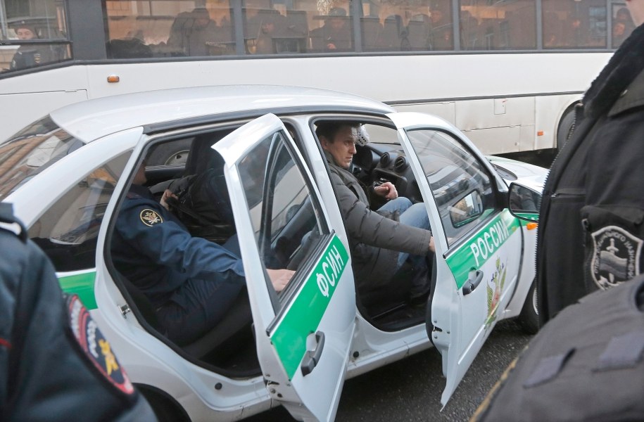 Chciał sprzedać syna. I kupić dom