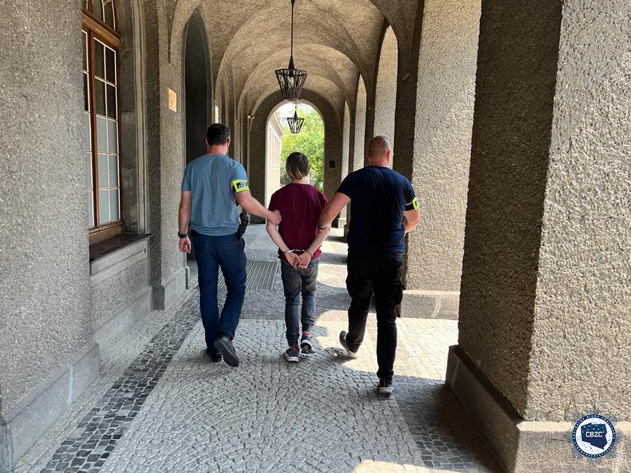 24-latek został tymczasowo aresztowany /Centralne Biuro Zwalczania Cyberprzestępczości /