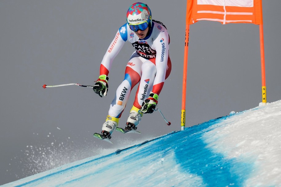 24-letni szwajcarski alpejczyk Gian Luca Barandun zginął w wypadku na paralotni /JEAN-CHRISTOPHE BOTT /PAP/EPA