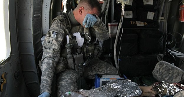 25 czerwca 2010 r.: Ewakuacja rannych żołnierzy amerykańskich z okolic Kandaharu /Getty Images/Flash Press Media